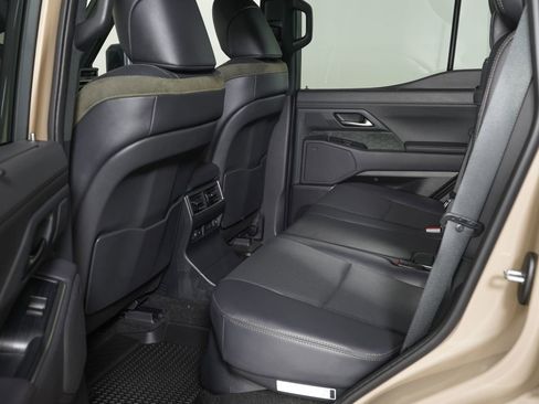 Used 2026 Lexus GX 550 AWD/4WD image 11