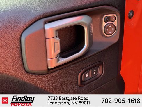 Used 2018 Jeep Wrangler Unlimited Rubicon w/ Dual Top Group AWD/4WD image 21