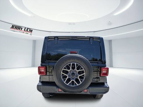 New 2026 Jeep Wrangler Unlimited Sahara AWD/4WD image 4