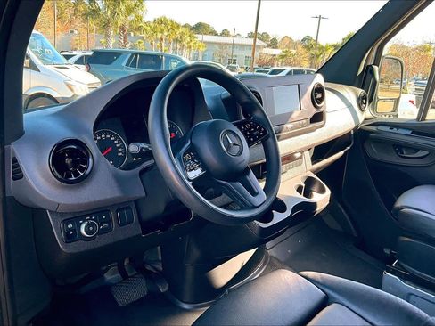 Used 2024 Mercedes-Benz Sprinter 2500 image 14