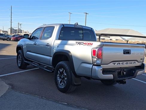 Used 2022 Toyota Tacoma TRD Off-Road image 8