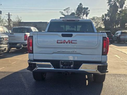 New 2026 GMC Sierra 1500 SLT image 6