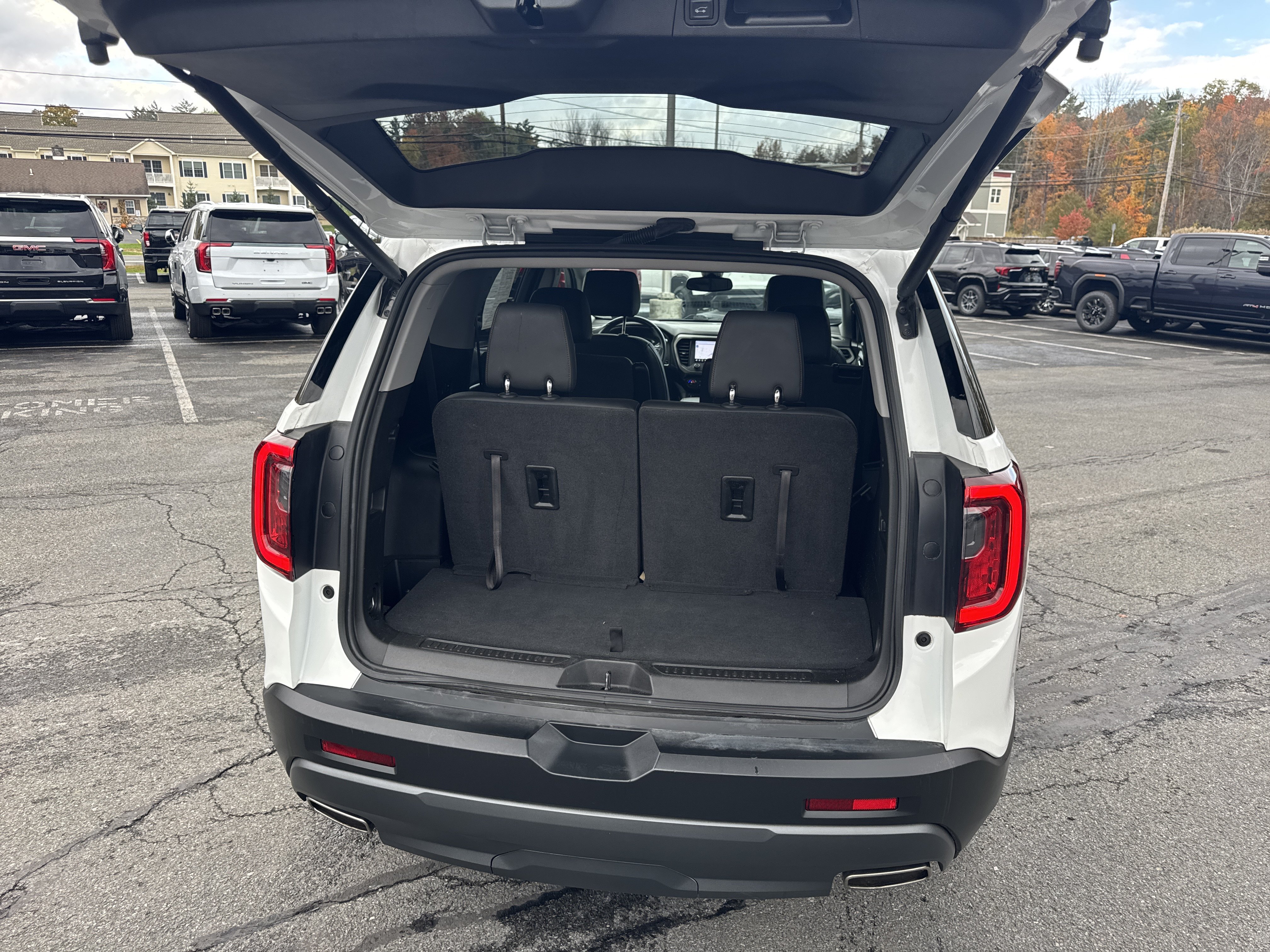 Used 2023 GMC Acadia AT4 AWD/4WD image 5