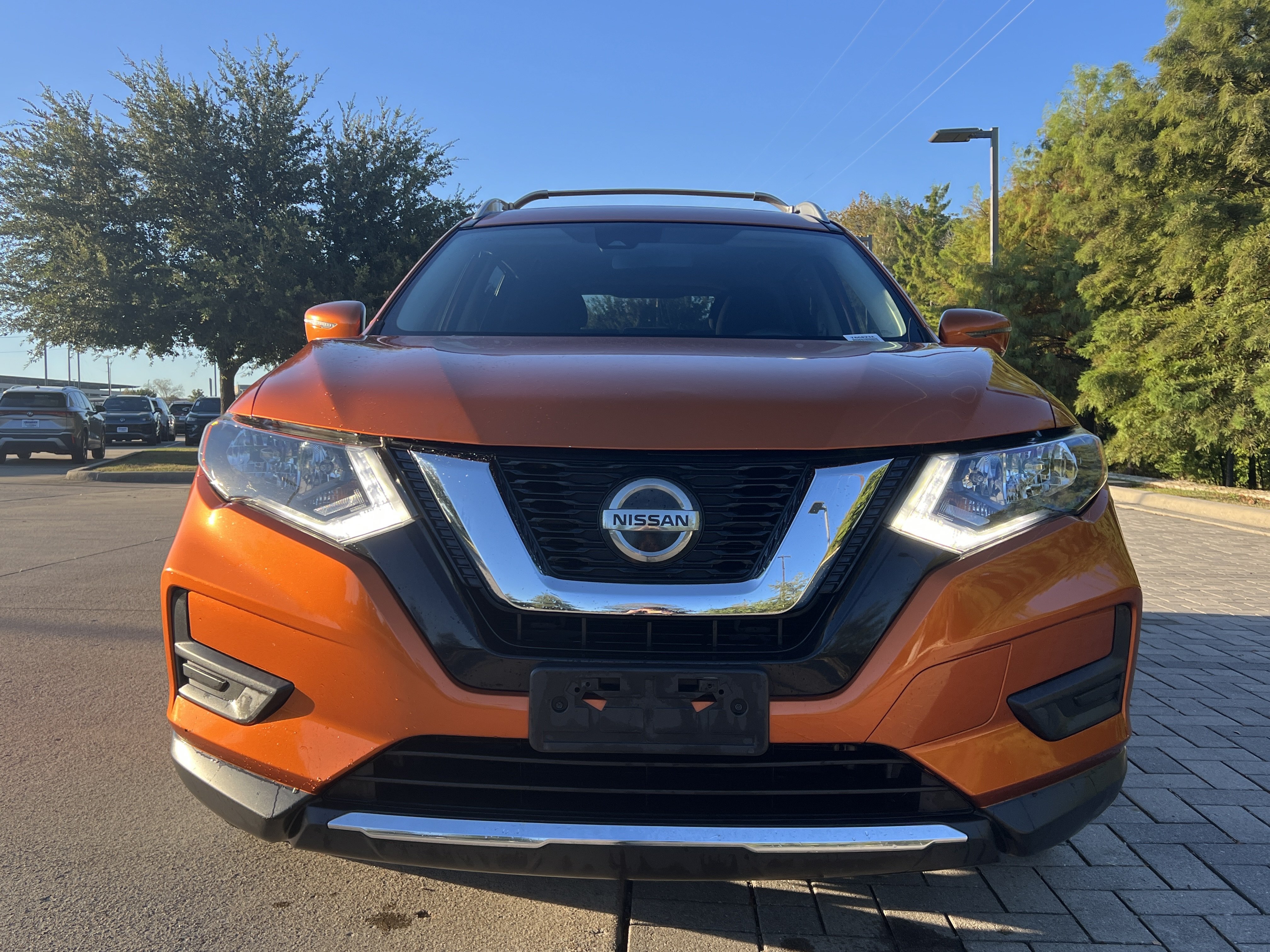 Used 2020 Nissan Rogue SV FWD image 3