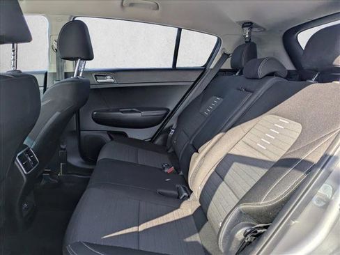 Used 2018 Kia Sportage LX w/ LX Technology Package FWD image 17