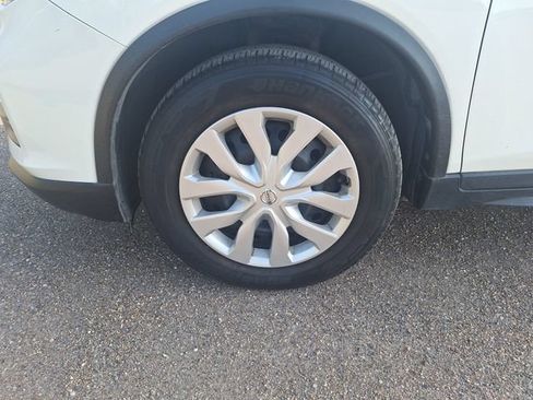 Used 2020 Nissan Rogue S FWD image 15