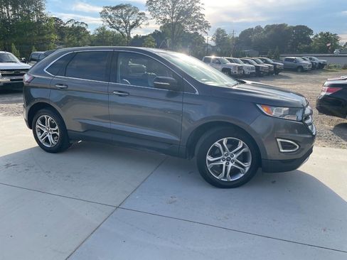 Used 2017 Ford Edge Titanium FWD image 20