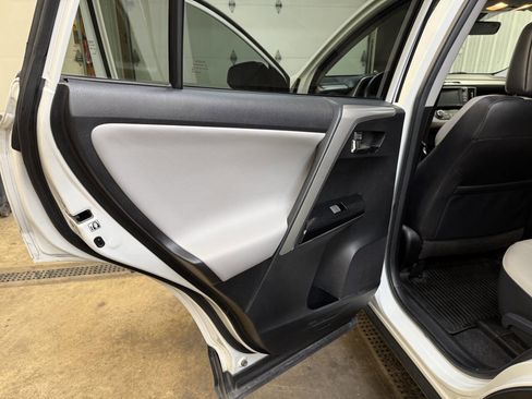 Used 2017 Toyota RAV4 Limited w/ Protection Package image 28