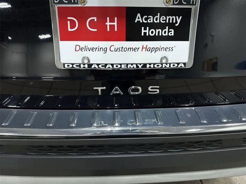 Used 2023 Volkswagen Taos SE w/ Panoramic Sunroof Package image 26