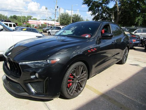 Used 2022 Maserati Levante Trofeo image 1
