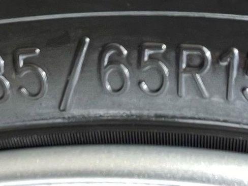 Used 2020 Hyundai Venue SEL FWD image 17