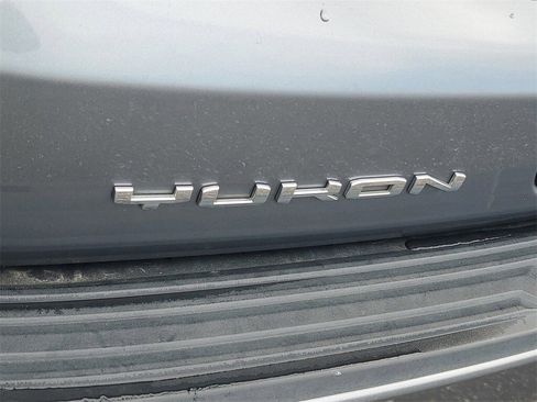 Used 2021 GMC Yukon XL SLT w/ SLT Premium Package image 30