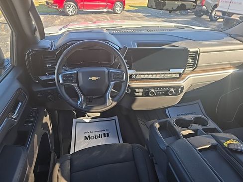 Used 2025 Chevrolet Silverado 1500 LT image 6