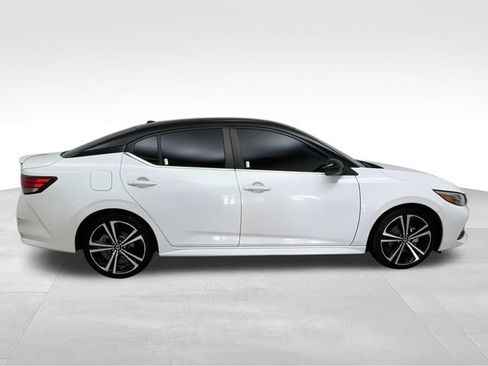 Used 2021 Nissan Sentra SR FWD image 2