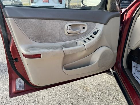 Used 1998 Oldsmobile Intrigue image 9