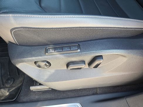 Used 2023 Volkswagen Atlas Cross Sport SEL Premium R-Line image 14