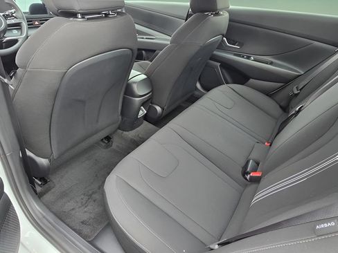 New 2026 Hyundai Elantra Hybrid FWD image 16