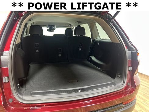 Used 2023 Jeep Grand Cherokee Limited w/ Black Appearance Package AWD/4WD image 17