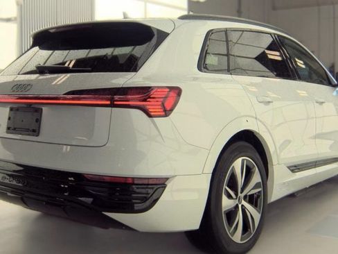 Used 2024 Audi Q8 e-tron Premium AWD/4WD image 2