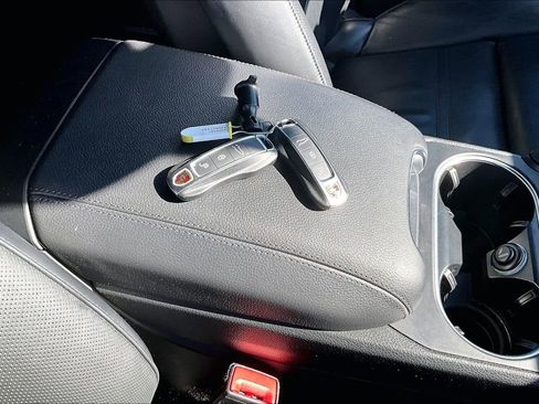 Used 2019 Porsche Cayenne image 15