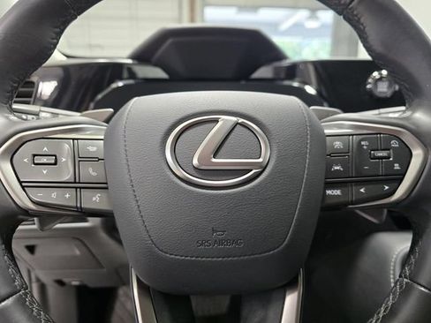 Used 2024 Lexus NX 250 FWD image 9