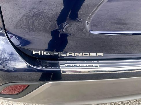 Used 2023 Toyota Highlander Platinum image 30