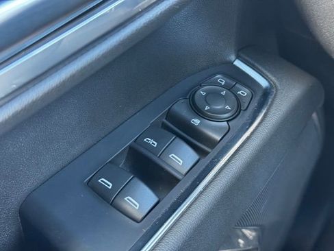 Used 2022 Chevrolet Silverado 1500 LT image 32