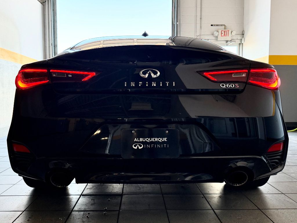 Used 2018 INFINITI Q60 Red Sport 400 w/ Sensory Package 3.0T Sport RWD image 9