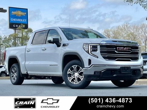 Used 2025 GMC Sierra 1500 SLT image 1