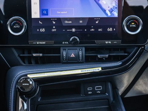 Used 2025 Lexus NX 250 FWD w/ Accessory Package (A2) image 14