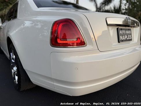 Used 2010 Rolls-Royce Ghost RWD image 18