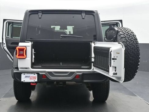 Used 2025 Jeep Wrangler Unlimited Rubicon AWD/4WD image 36