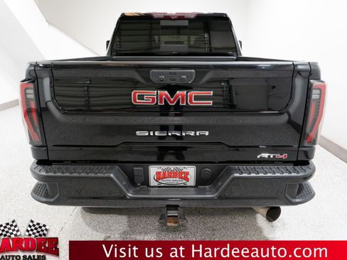 Used 2024 GMC Sierra 2500 AT4 w/ AT4 Premium Plus Package image 4