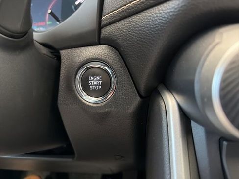 Used 2025 Toyota RAV4 XLE AWD/4WD image 25