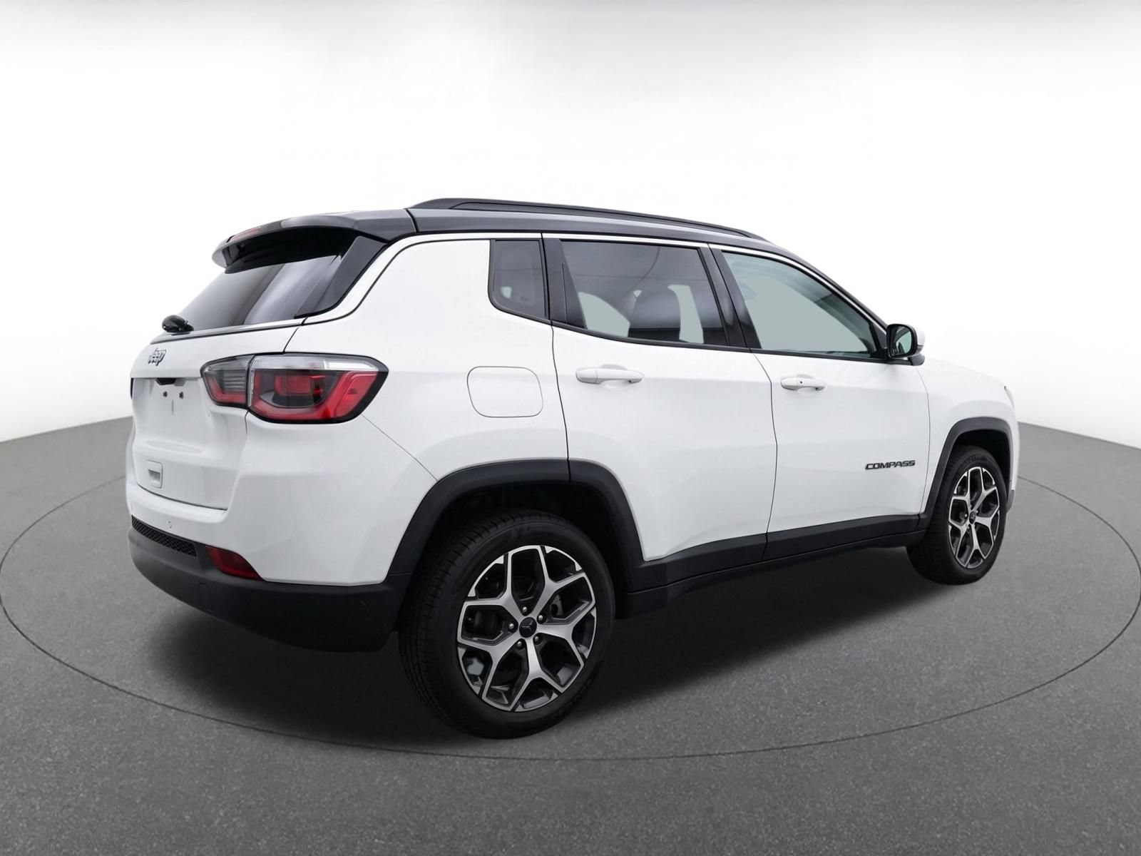 Used 2025 Jeep Compass Limited AWD/4WD image 8