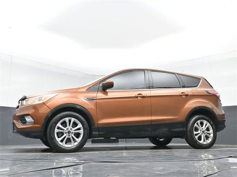 Used 2017 Ford Escape SE image 46