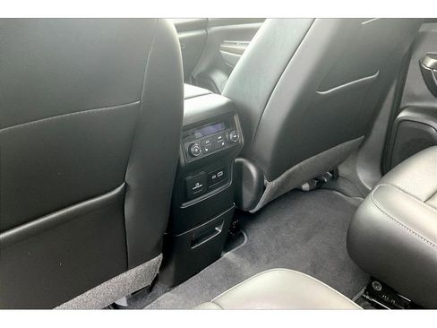 Used 2023 GMC Acadia SLT w/ Elevation Edition AWD/4WD image 36