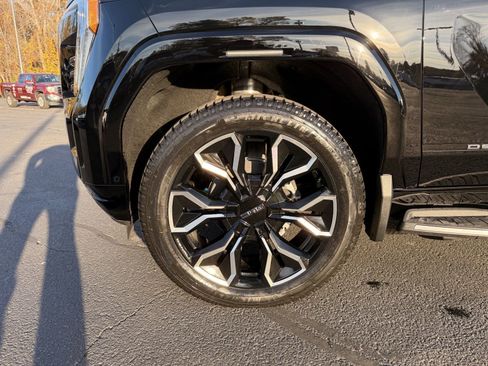 New 2025 GMC Sierra EV Denali image 27