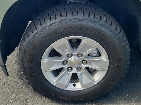 Used 2023 Chevrolet Silverado 1500 LT w/ Protection Package AWD/4WD image 8