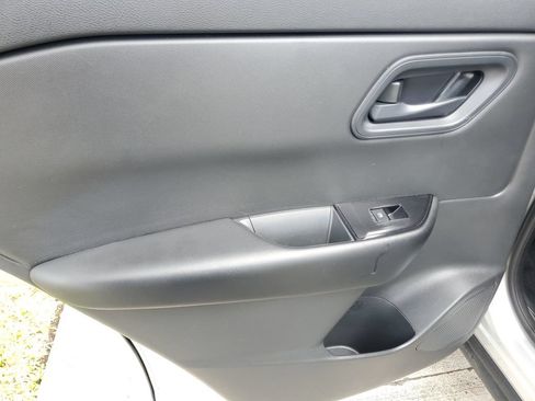 Certified 2024 Nissan Rogue S FWD image 11