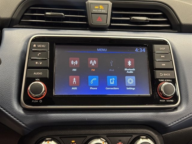 Used 2025 Nissan Versa SV FWD image 23