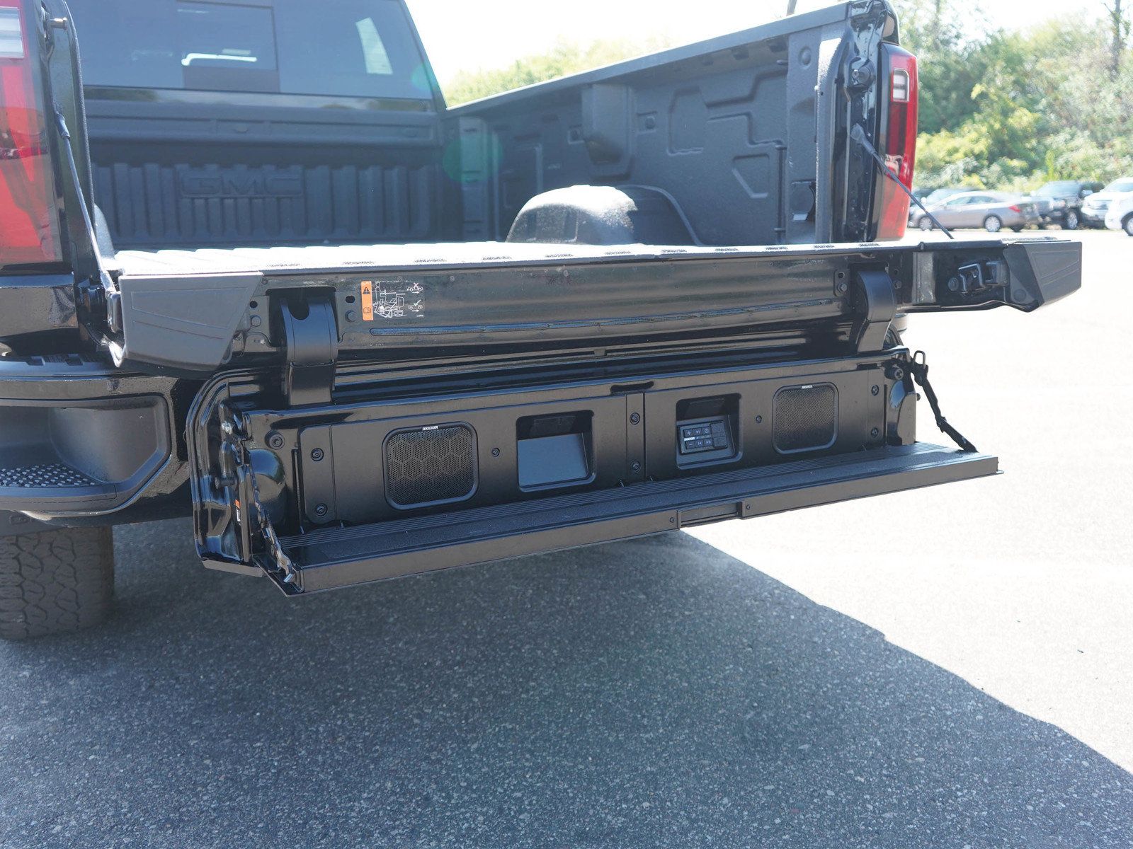 Used 2025 GMC Sierra 2500 Denali Ultimate AWD/4WD image 17