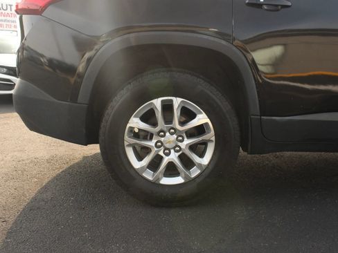 Used 2018 Chevrolet Traverse LT AWD/4WD image 9