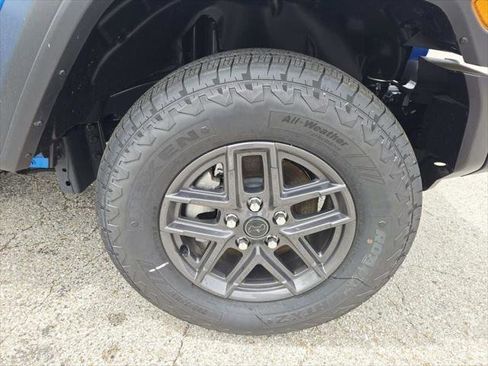 Certified 2025 Jeep Wrangler Unlimited Sport AWD/4WD image 17