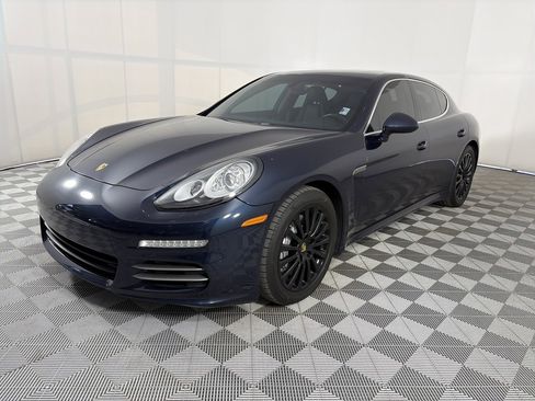 Used 2015 Porsche Panamera 4S image 3
