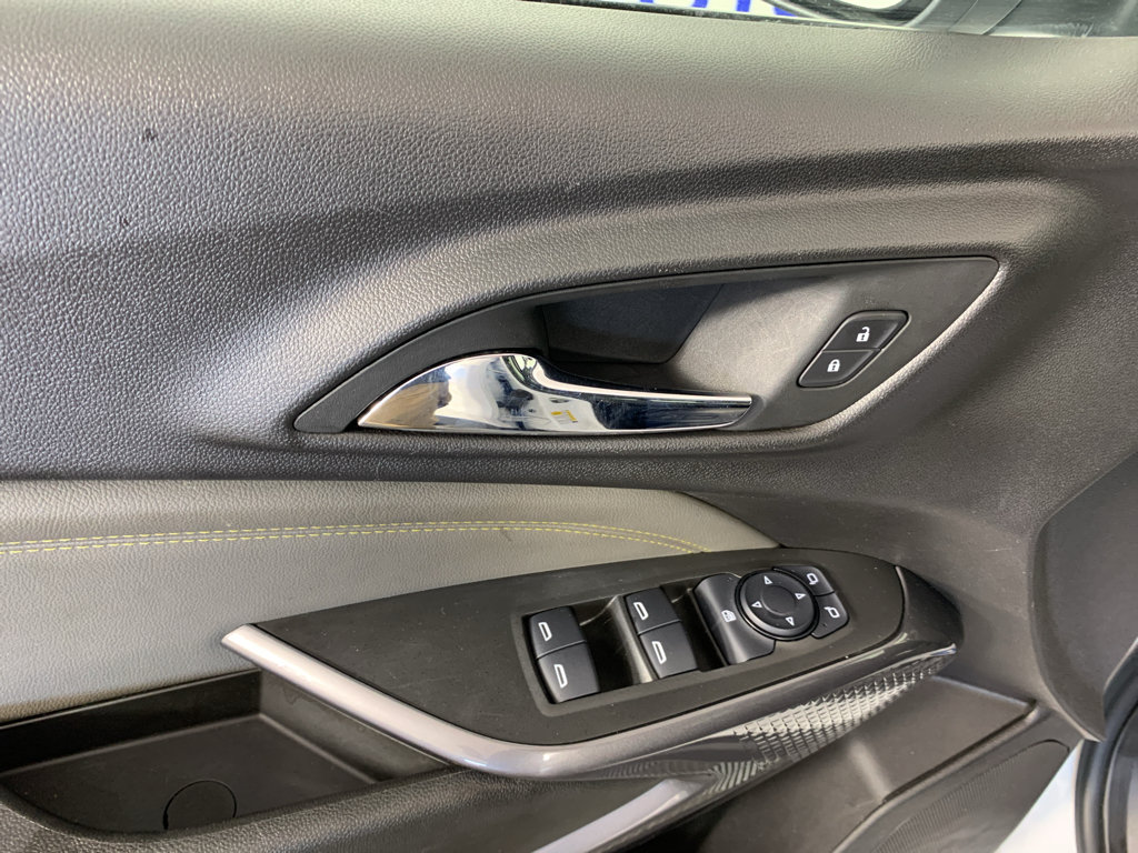 Used 2025 Chevrolet Trax ACTIV w/ Sunroof Package FWD image 14