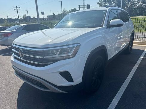 Used 2023 Volkswagen Atlas SE w/ Black Wheel Package AWD/4WD image 2