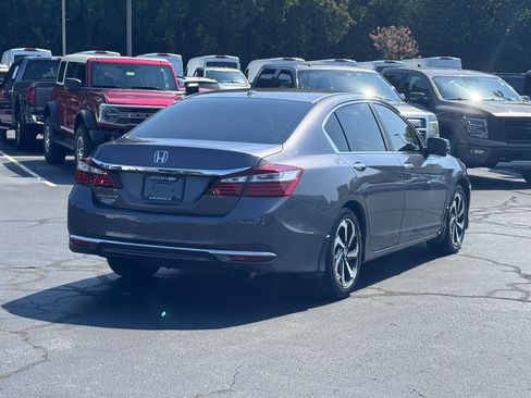 Used 2017 Honda Accord EX image 18