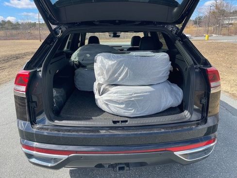 Used 2023 Volkswagen Atlas Cross Sport SEL image 9