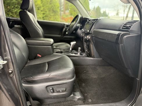 Used 2022 Toyota 4Runner TRD Off-Road Premium image 16